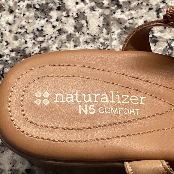 Naturalized No 5 Comfort Wedge Sandals Size 7.5 - Picture 2 of 10